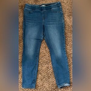 Old Navy Skinny Jeggings in Medium Blue Wash